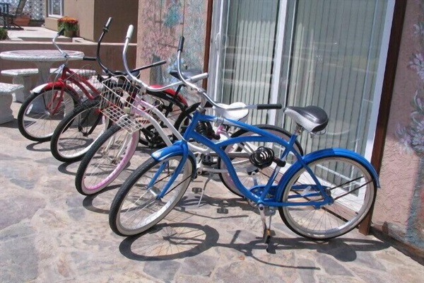Beach cruiser bikes